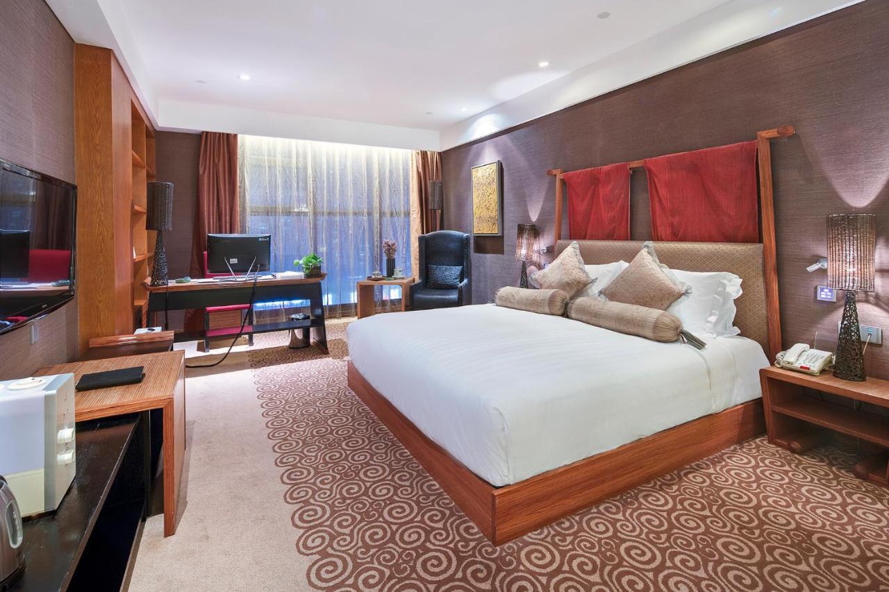 Christian'S Hotel Luoyang Лоян Экстерьер фото