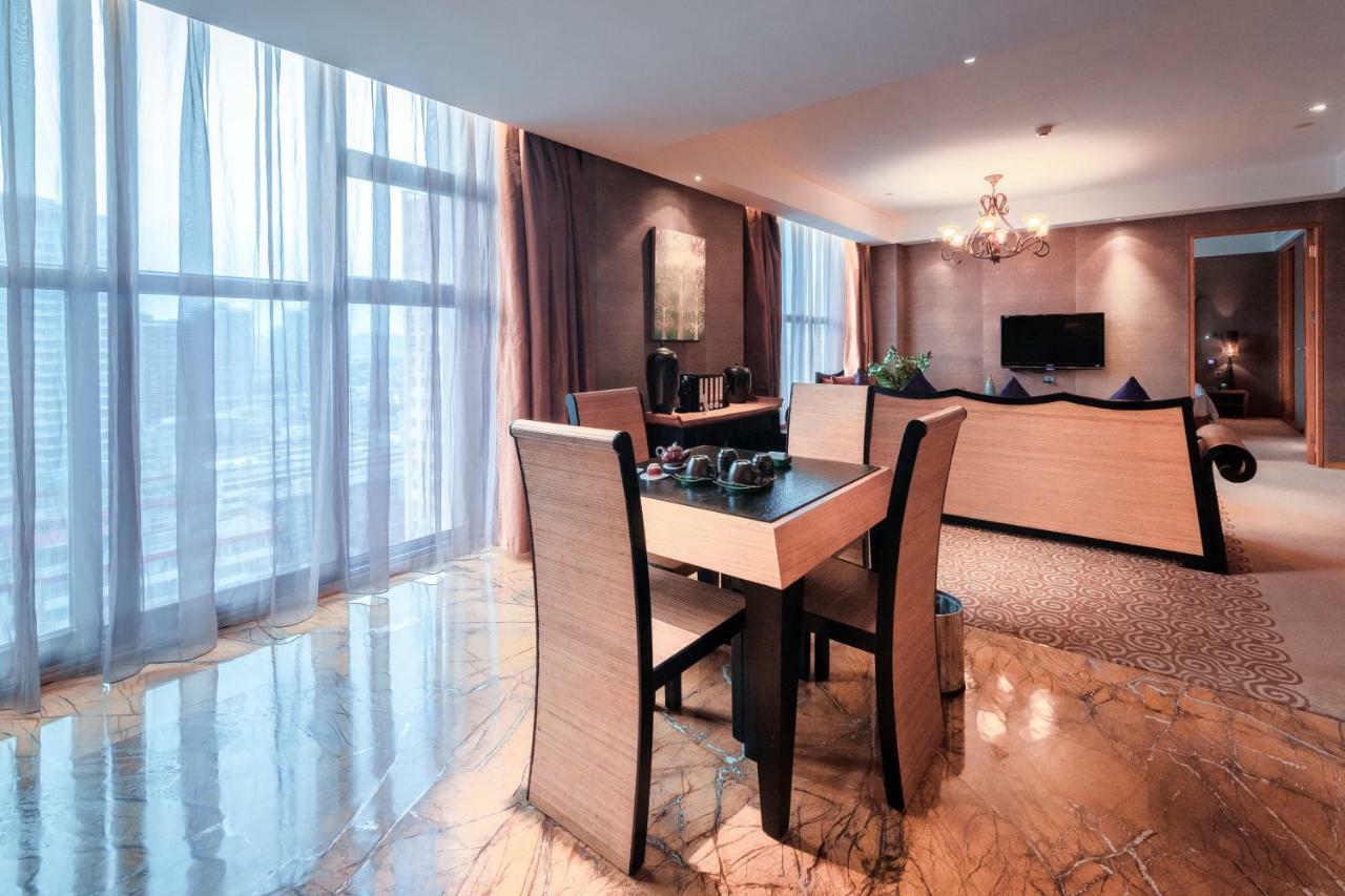 Christian'S Hotel Luoyang Лоян Экстерьер фото