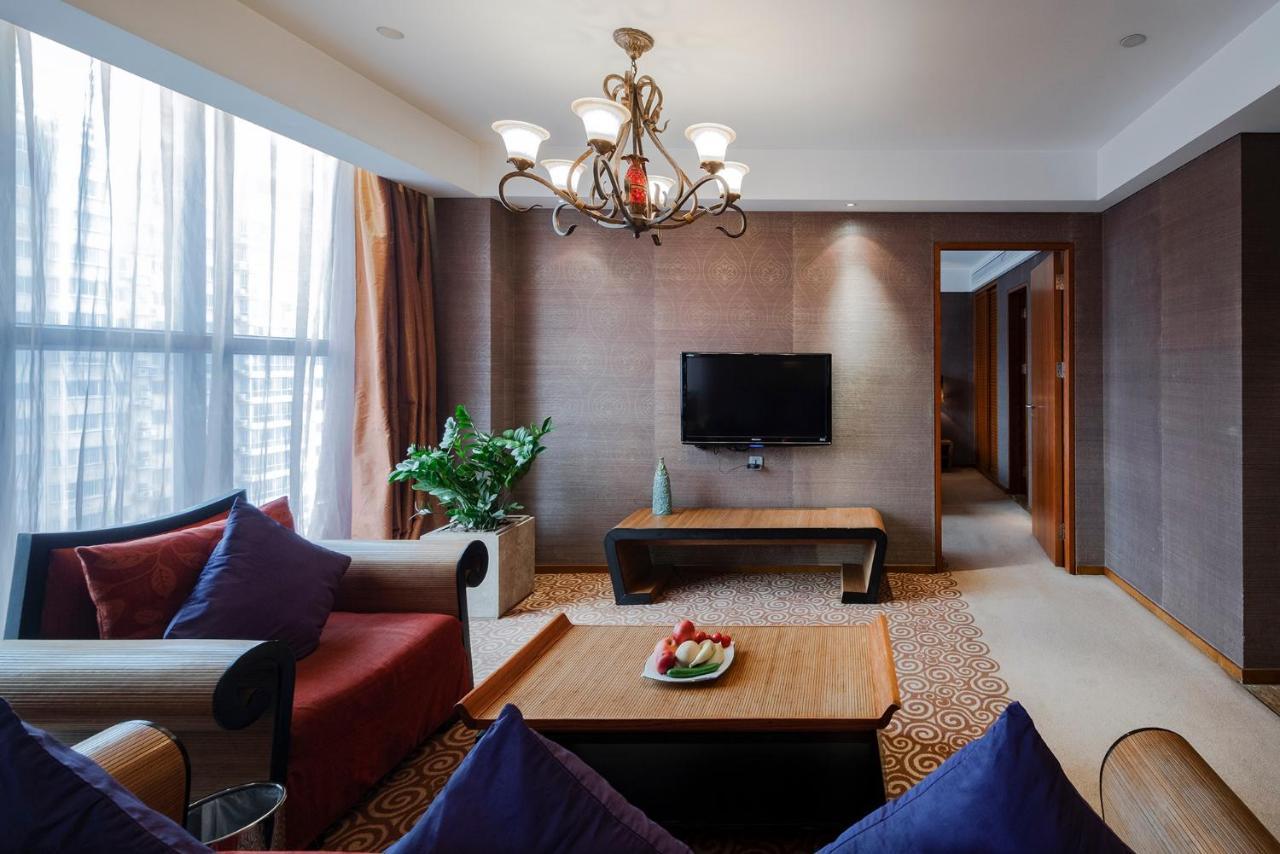 Christian'S Hotel Luoyang Лоян Экстерьер фото